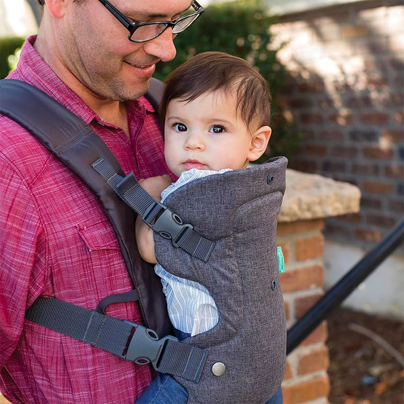 Porte-bébé de randonnée avec capuche